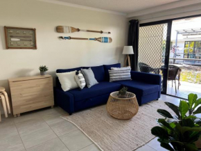 Nautical Stylish Ground Level 1 Bedroom Unit